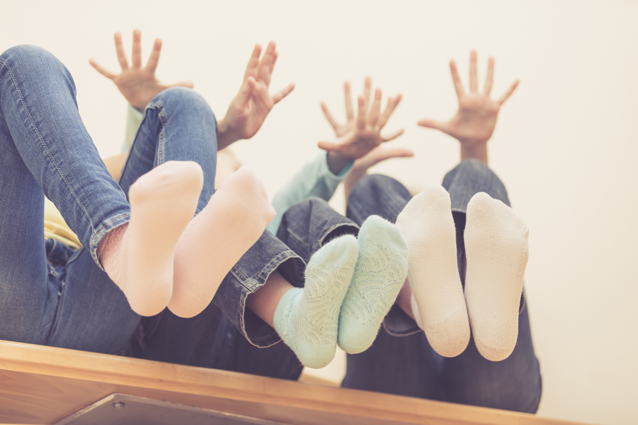 happy-children-which-are-sitting-on-the-stairs-in–PYPP7UL happy-children-which-are-sitting-on-the-stairs-in--PYPP7UL